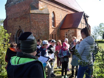 Hinter dem Schulzaun 11.05.2023